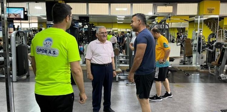 BAŞKAN BÜYÜKKILIÇ'TAN YAZ OKULLARINA KATILAN ÖĞRENCİLERLE SICAK VE SAMİMİ SOHBET