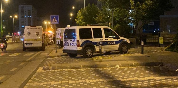 Bir kişi aracın içinde ölü bulundu
