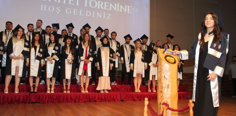 NNYÜ MÜHENDİSLİK FAKÜLTESİ’NDE MEZUNİYET TÖRENİ
