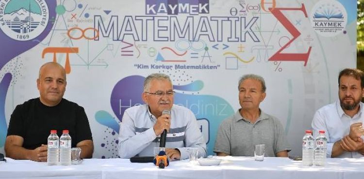 BAŞKAN BÜYÜKKILIÇ, MATEMATİK KAMPI TÖRENİ’NE KATILDI, ÖĞRENCİLERE BELGELERİNİ VERDİ