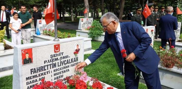 BAŞKAN BÜYÜKKILIÇ, 15 TEMMUZ’DA ŞEHİTLERİ KABİRLERİ BAŞINDA ANDI