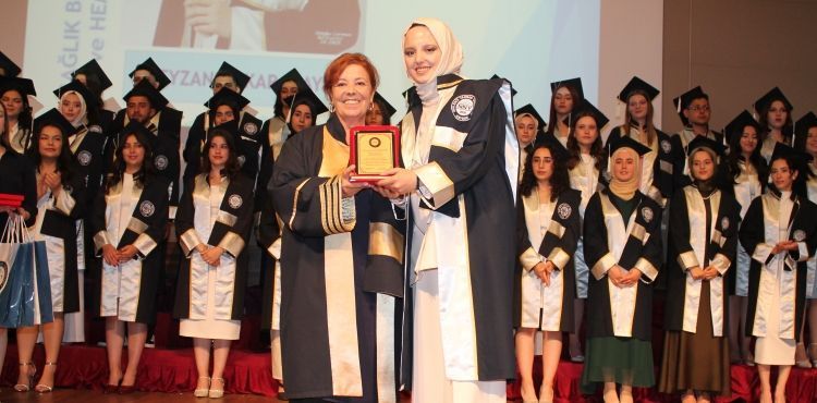 NNYÜ SAĞLIK BİLİMLERİ FAKÜLTESİ’NDE MEZUNİYET COŞKUSU