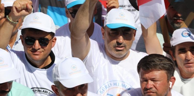Memur Sendikaları, taleplerini iletmek üzere Ankara’ya yürüdü