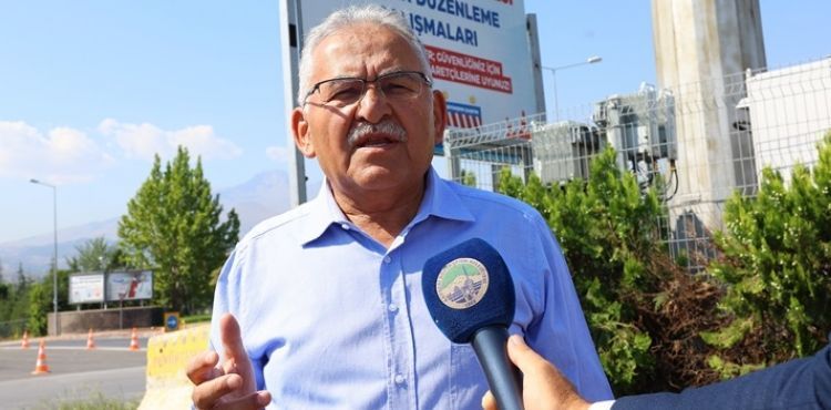 BAŞKAN BÜYÜKKILIÇ, 6 ANA ARTERİ BAĞLAYAN IŞIKSIZ KAVŞAK ÇALIŞMASINI YERİNDE İNCELEDİ