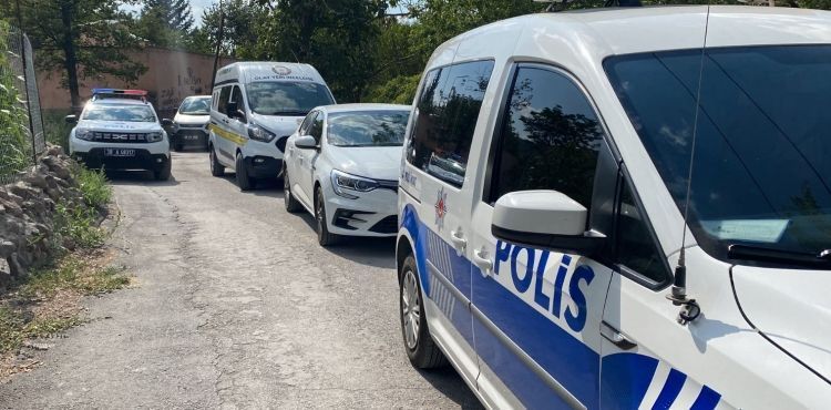 Talas’ta bir kişi evinin bahçesinde vurularak öldürüldü