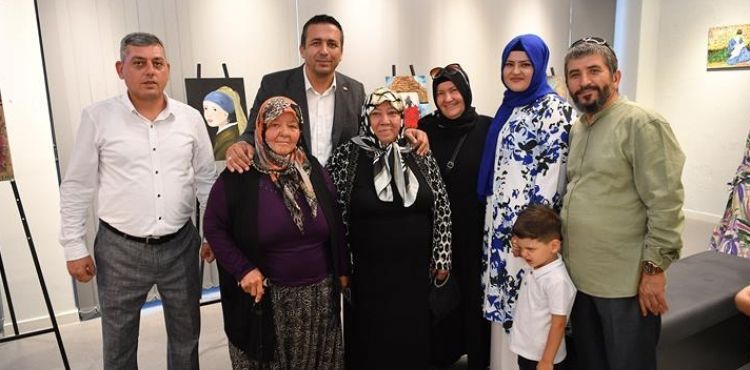 BÜYÜKŞEHİR SANAT GALERİSİ, EV HANIMI FATMA ŞIK’IN ÇOCUKLUK HAYALİNİ GERÇEKLEŞTİRDİ