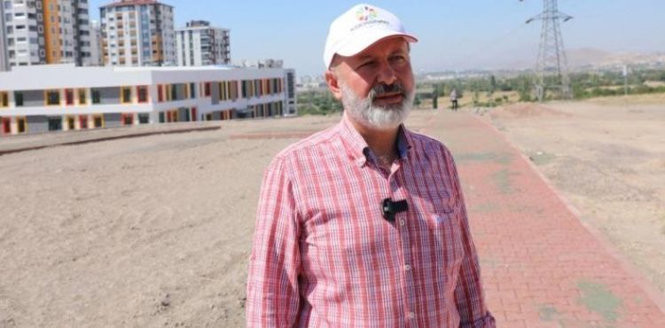 BAŞKAN ÇOLAKBAYRAKDAR, “ÇOCUKLARIN HAYALLERİNİ SÜSLEYEN PARKLAR, İNŞA EDİYORUZ”