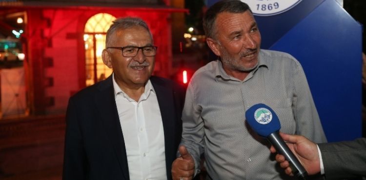 BAŞKAN BÜYÜKKILIÇ’IN AVRUPA’DAKİ KARDEŞLERİMİZ İRTİBAT MERKEZİ’NE GURBETÇİLERDEN TAM NOT