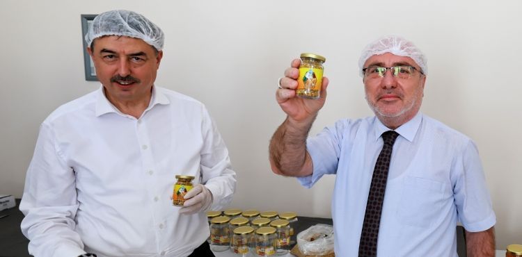 KAYÜ Yeşilhisar MYO’da Rektör Karamustafa’nın da Katılımı ile “Bal Hasadı” Gerçekleştirildi