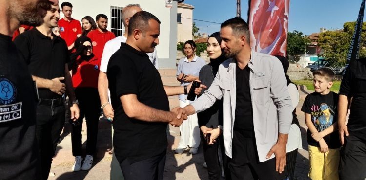 Vali Yardımcısı Tekeş ve AFAD İl Müdürü Genç, arama kurtarma ekibiyle bir araya geldi