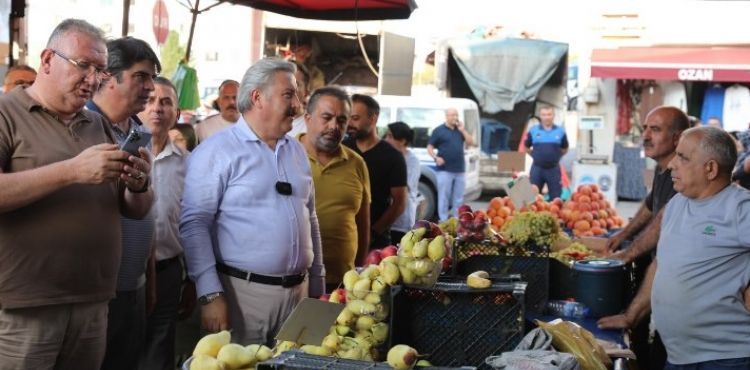 BAŞKAN PALANCIOĞLU TOKİ SEMT PAZARI’NI GEZDİ