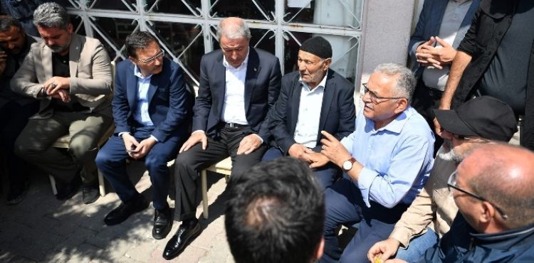 BAŞKAN BÜYÜKKILIÇ, AKAR, ÇİÇEK, CINGI VE ÜZÜM İLE BİRLİKTE SELDE HAYATINI KAYBEDEN SARAÇ’IN AİLESİNE TAZİYE ZİYARETİNDE BULUNDU