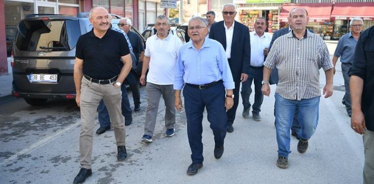 BAŞKAN BÜYÜKKILIÇ, FELAHİYE’DE ESNAF VE VATANDAŞLARLA BULUŞTU