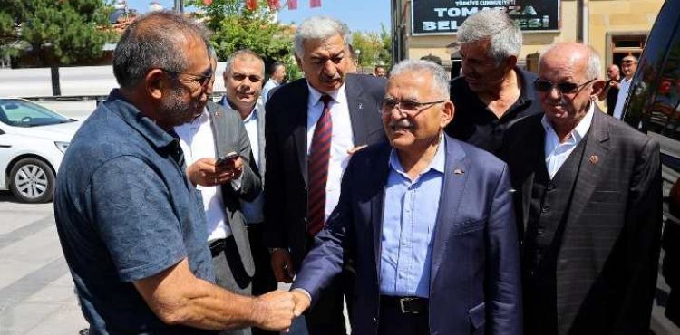 BÜYÜKKILIÇ, TOMARZA’DA DADALOĞLU’NUN TORUNLARI İLE BULUŞTU