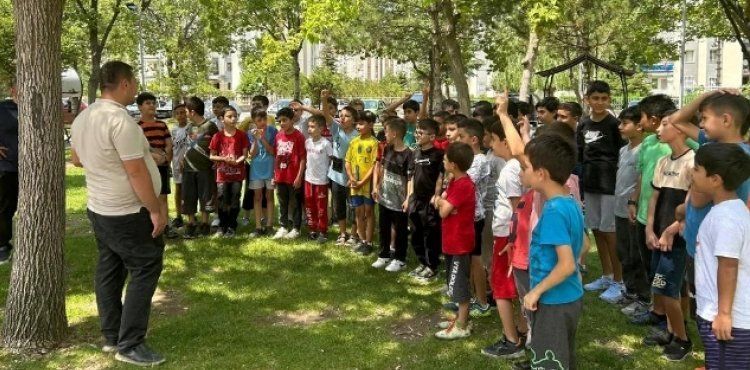 YENİLİKLERİN ÖNCÜSÜ KAYMEK’TEN ÇOCUKLARA İHA EĞİTİMİ
