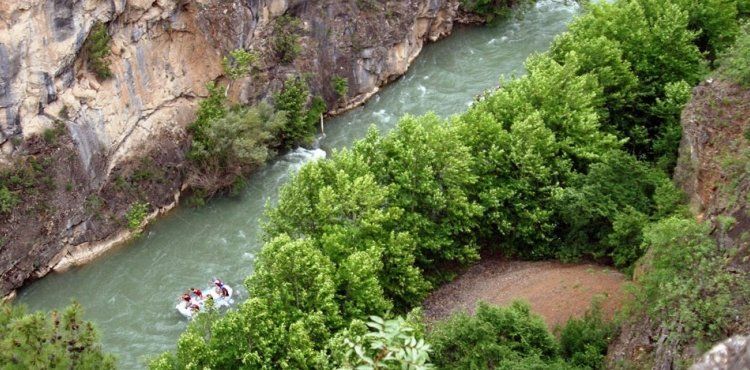 Zamantı Irmağı’ndan 10 ton çöp çıkarıldı