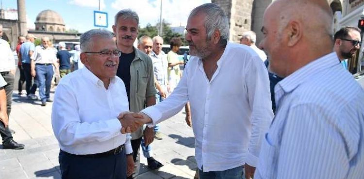 BAŞKAN BÜYÜKKILIÇ’TAN ESNAF VE VATANDAŞLARLA SICAK, SAMİMİ BULUŞMA