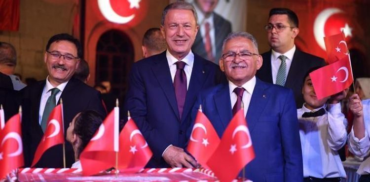 BAŞKAN BÜYÜKKILIÇ, ZAFER BAYRAMI 102. YIL DÖNÜMÜ RESEPSİYONU’NA KATILDI