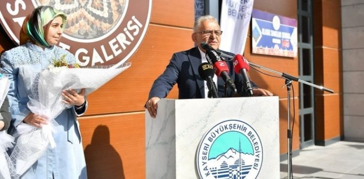 BAŞKAN BÜYÜKKILIÇ’TAN YEŞİLÇAM’IN ‘EFSANE’ AFİŞLERİ SERGİSİNE DAVET