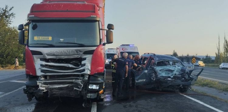 TIR’ında karıştığı zincirleme kazada 1 ölü, 1 yaralı