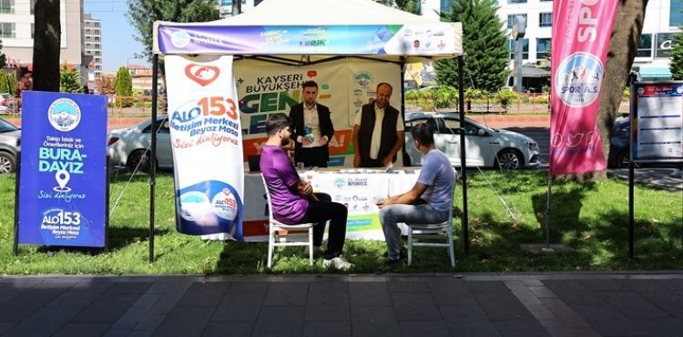 BÜYÜKŞEHİR’İN ÜCRETSİZ REHBERLİK VE DANIŞMANLIK HİZMETİ, KENTE YENİ GELEN ÜNİVERSİTE ÖĞRENCİLERİNDEN TAM NOT ALDI