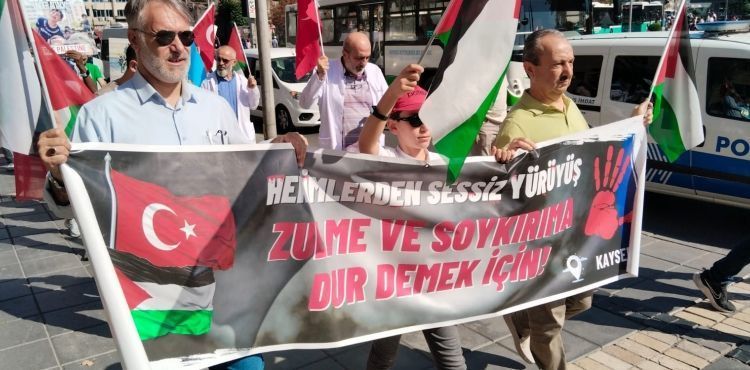 Sağlık çalışanlarından Filistin için 'sessiz yürüyüş’