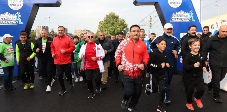 KAYSERİ’DE 4’ÜNCÜ ULUSLARARASI YARI MARATONU HEYECANI
