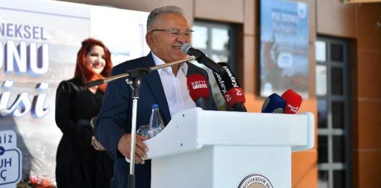 BÜYÜKŞEHİR KAYMEK’TEN MUHTEŞEM GELENEKSEL YIL SONU SERGİSİ