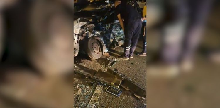 Otobüs ve otomobiller çarpıştı