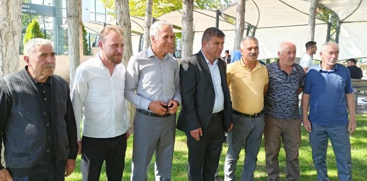 Sarımsaklı mahalle sakinleri Doğalgaz talebi için Kayserigaz önünde toplandı