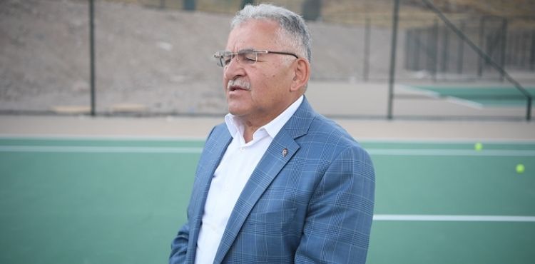 12 ADET YENİ TENİS KORTUNU İNCELEYEN BAŞKAN BÜYÜKKILIÇ: “HAYALLERİMİZ BİR BİR GERÇEKLEŞİYOR”