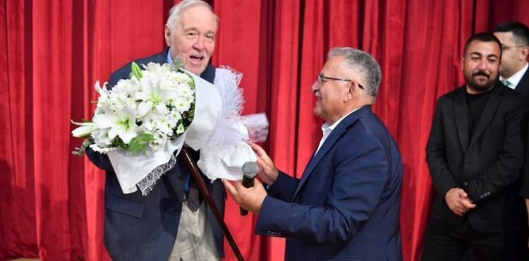 ÜNLÜ TARİHÇİ YAZAR PROF. DR. İLBER ORTAYLI’DAN KAYSERİ ÖVGÜSÜ