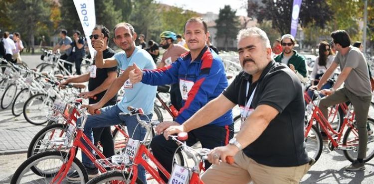 DOKTORLAR, BÜYÜKŞEHİR İLE “SAĞLIK” İÇİN PEDALLADI