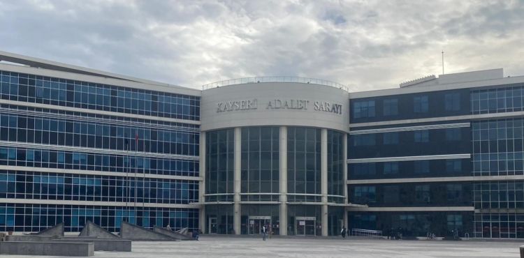 Kayseri girişinde uyuşturucuyla yakalanan sanıklar suçlamayı reddetti