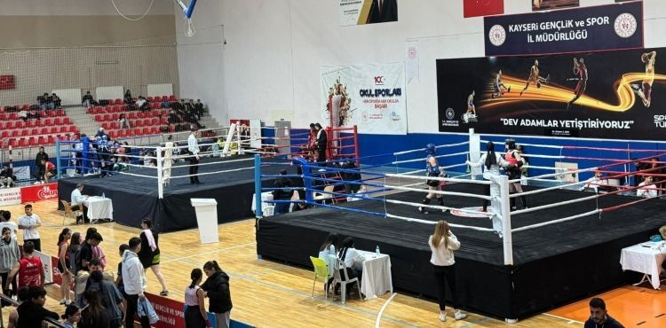 Zaferlerle Cumhuriyet Muaythai Şampiyonası sona erdi