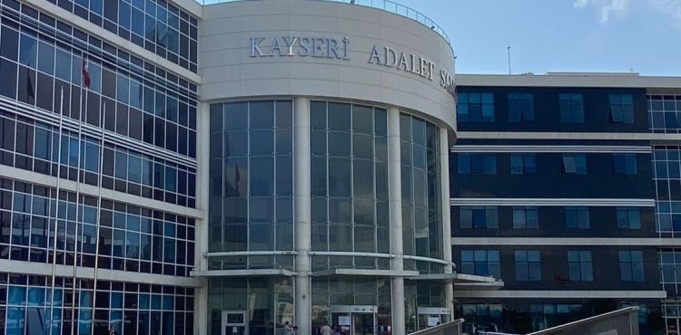 Yağma ve yaralama suçundan yargılanan sanıklar suçlamayı reddetti