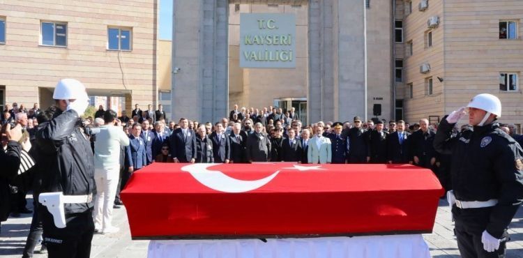 Eski Bakan Sabahattin Çakmakoğlu için cenaze töreni düzenlendi