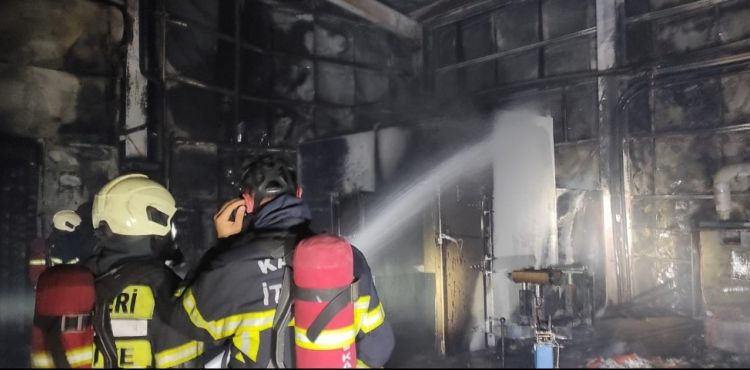 Kablo fabrikasında çıkan yangın söndürüldü