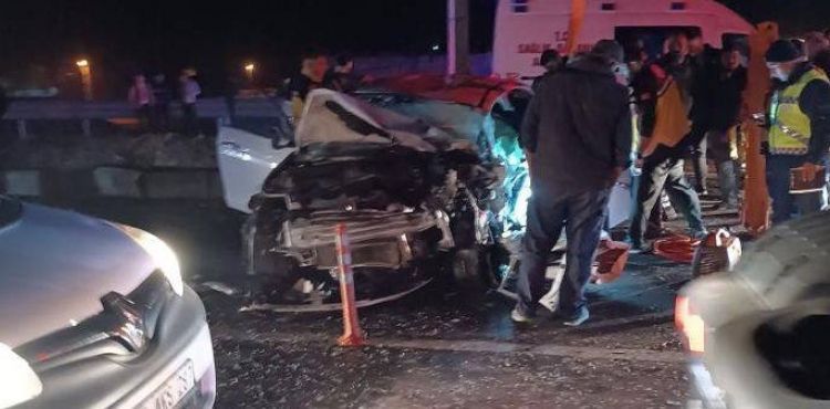Yolcu otobüsü ile otomobil çarpıştı: 1 yaralı