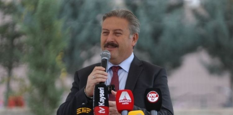 PALANCIOĞLU’NUN YEŞİL PROJESİ: “MELİKGAZİ’DE FİDAN DEĞİL; AĞAÇ DİKİYORUZ!”