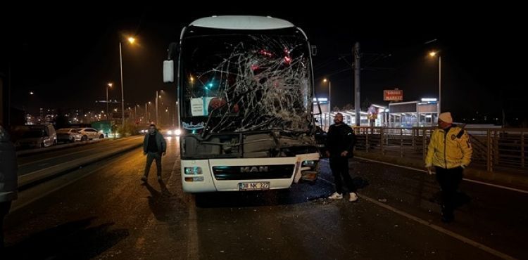 Kayseri'de 3 aracın çarpıştığı kazada 2 kişi yaralandı