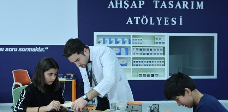 KAYSERİ BİLİM MERKEZİ, ARA TATİLDE ÇOCUKLARI BİLİMLE TANIŞTIRDI