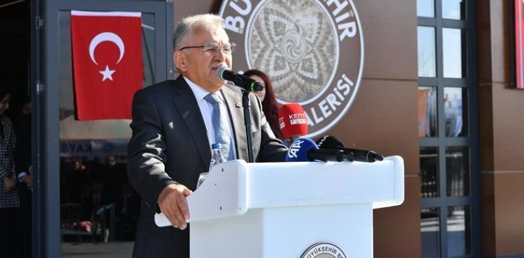 BAŞKAN BÜYÜKKILIÇ, MACAR BÜYÜKELÇİ MATİS İLE ‘MİSAFİRPERVER BİR DEVLET’ SERGİSİ’Nİ AÇTI