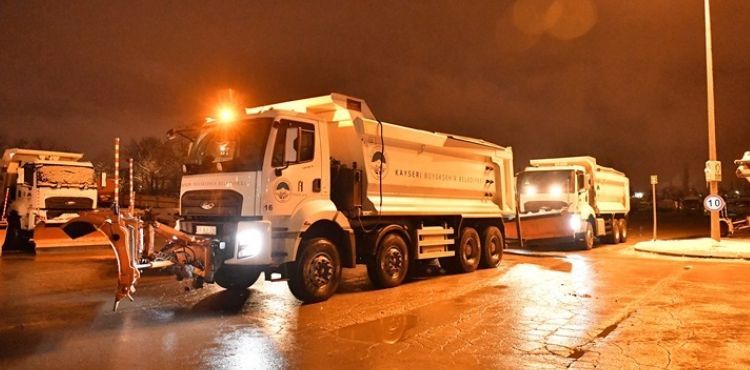 BAŞKAN BÜYÜKKILIÇ: “GECE GÜNDÜZ DEMEDEN SAHADAYIZ”