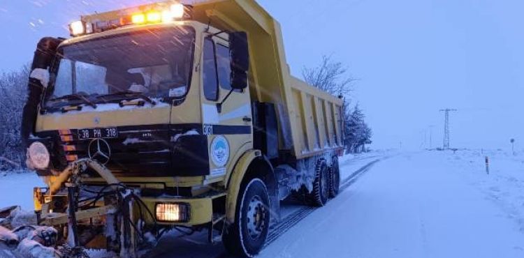 BÜYÜKŞEHİR, KIRSALDA 257 MAHALLE YOLUNU DAHA ULAŞIMA AÇTI