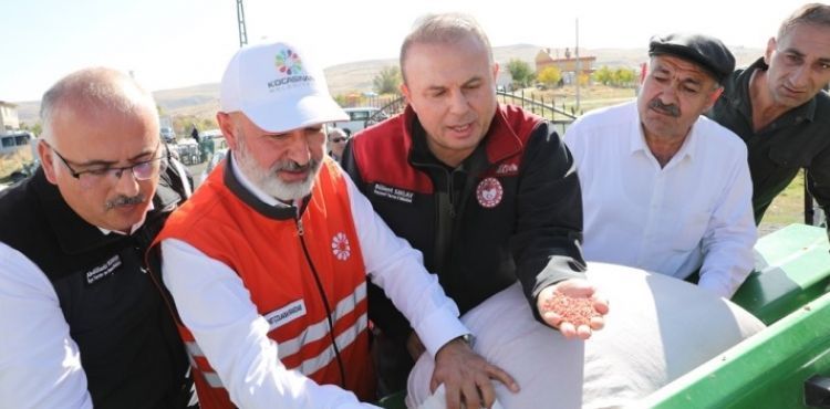 BAŞKAN ÇOLAKBAYRAKDAR, “KIRSAL MAHALLELERDE GELECEĞİ İNŞA EDEN HİZMETLERE İMZA ATTIK”