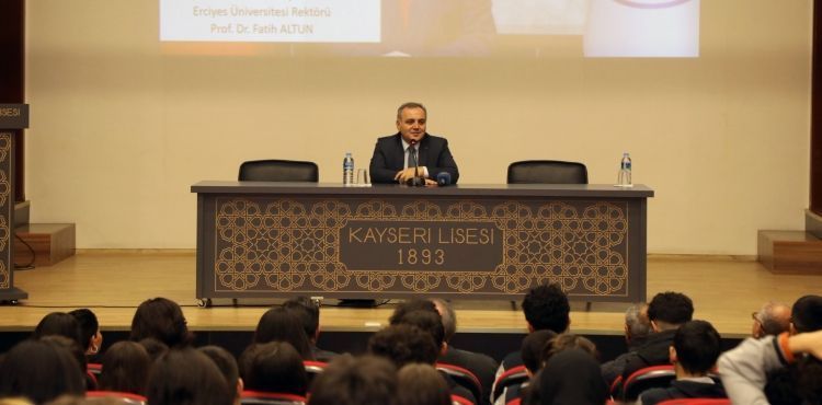 Rektör Prof. Dr. Altun, Kayseri Lisesi Öğrencileri ile Buluştu