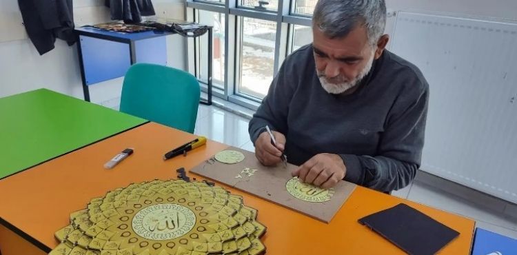 KAYMEK’TE ERKEK KURSİYERLERE EL SANATLARI EĞİTİMİ