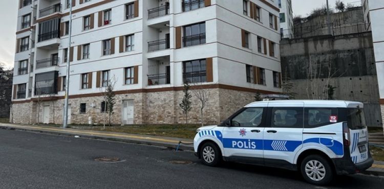 3'üncü katın balkonundan düşen kadın yaralandı
