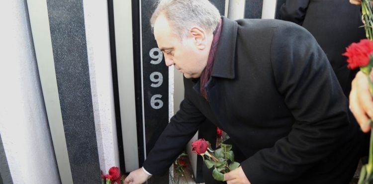 ERÜ, 17 Aralık Şehitlerini Andı